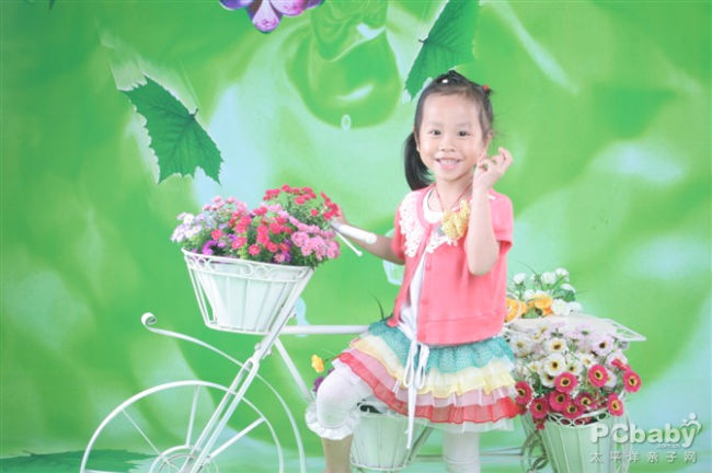 女兒的照片書已經(jīng)好幾本了，暫時(shí)不做這類產(chǎn)品，不過臺(tái)歷和賀卡是要嘗試的