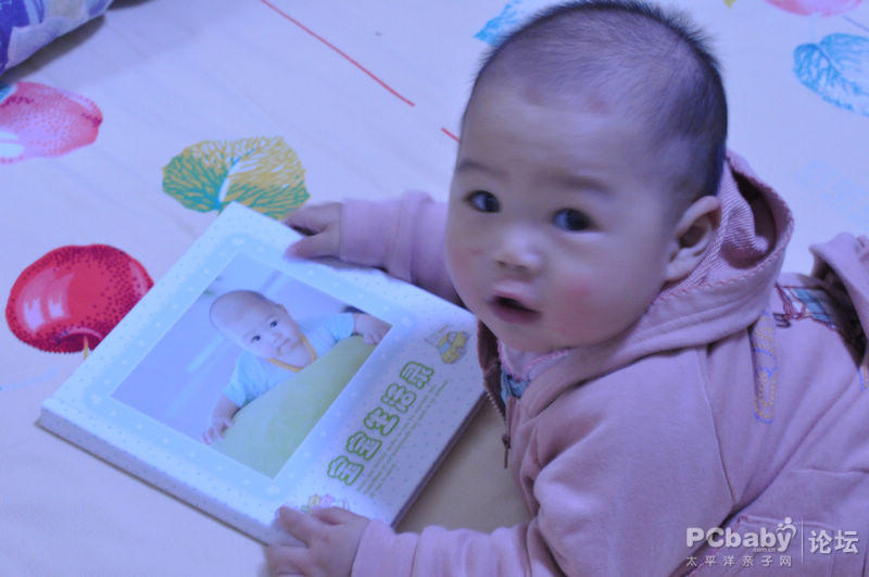 很厚實(shí)的一本相冊(cè)，做工很精致